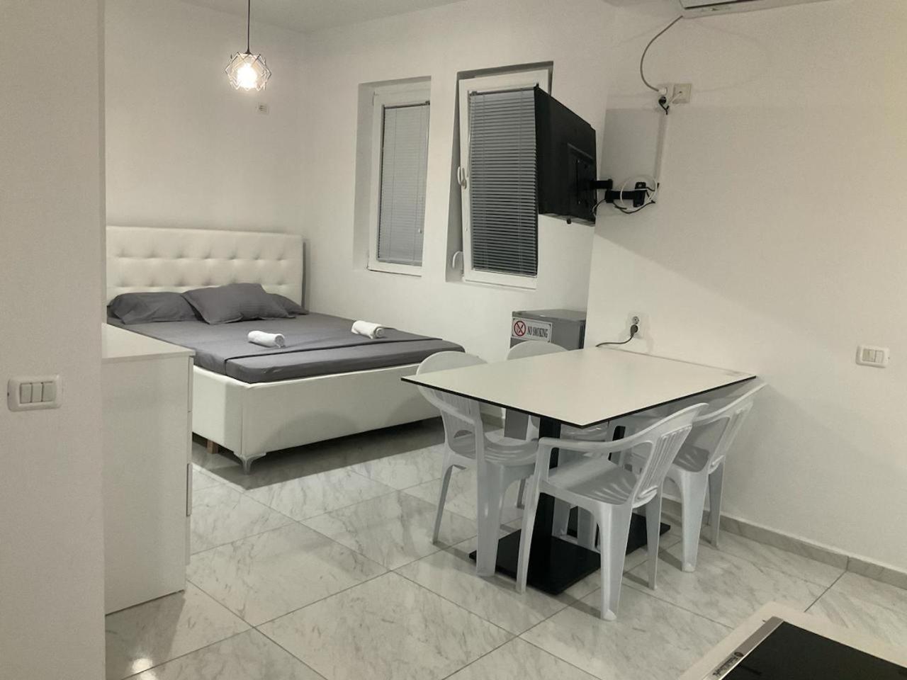 Golem Apartment Apartamento